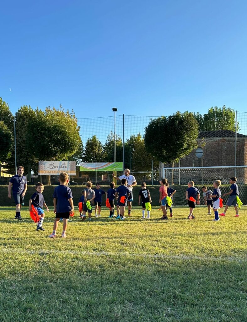 Foto di gruppo di una squadra della scuola calcio (2 di 6)